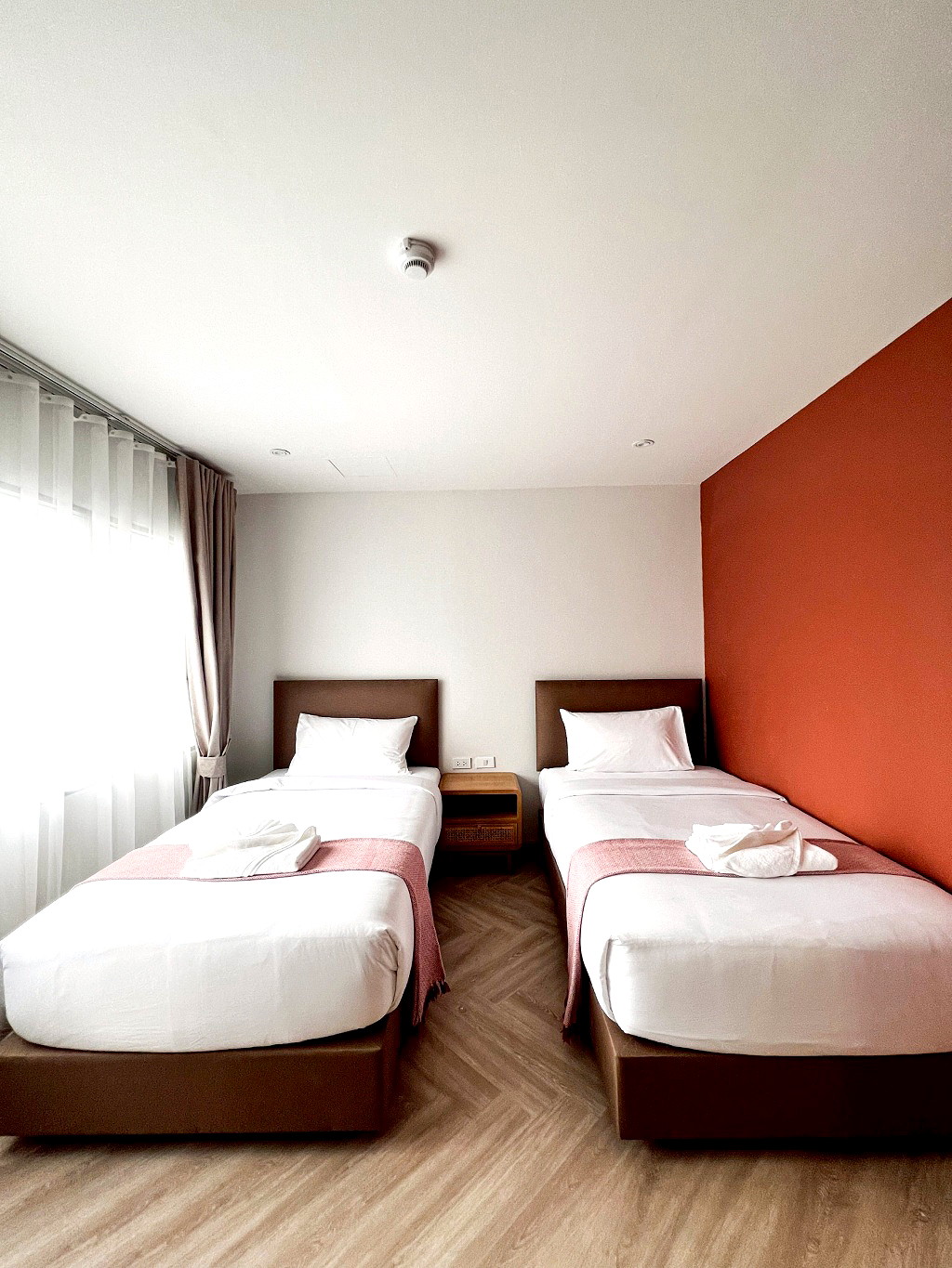 รูปภาพ ห้องพักสไตล์โมเดิร์นมินิมอล ย่านสีลม  Fully Furnished ห้องใหม่ เดินทางสะดวก ไม่ไกลจากBTS สุรศักดิ์ | อพาร์ทเม้นท์ หอพัก ที่พัก ห้องพัก - รูปที่ 21/37
