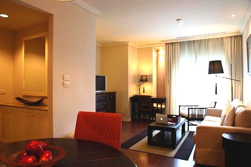 Pictures of Service Apartment in Silom soi Saladaeng, Fully furnished with cleaning service. Close to BTS&MRT. 17/44