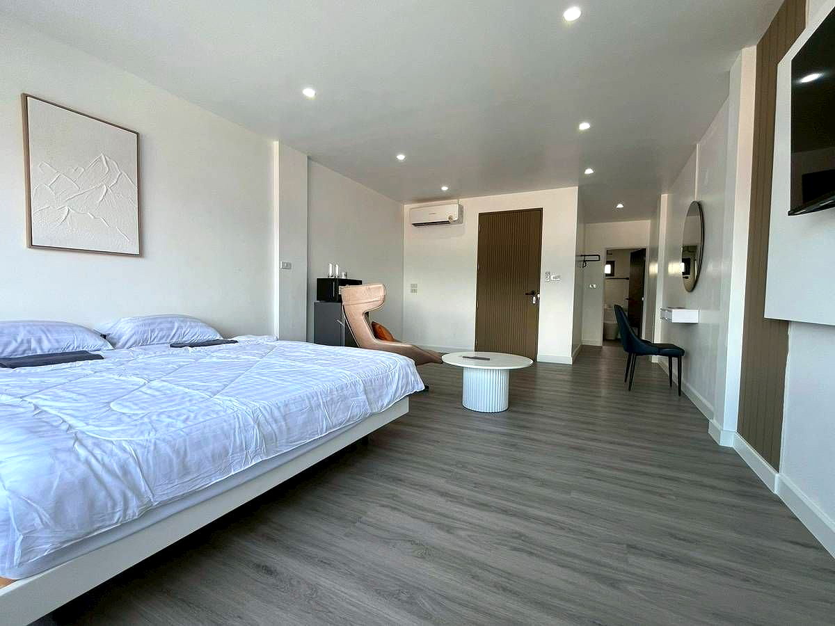 Pictures of Newly Room Opened near Fa Ham Intersection, Chiang Mai, with Doi Suthep views from every room.  3/37