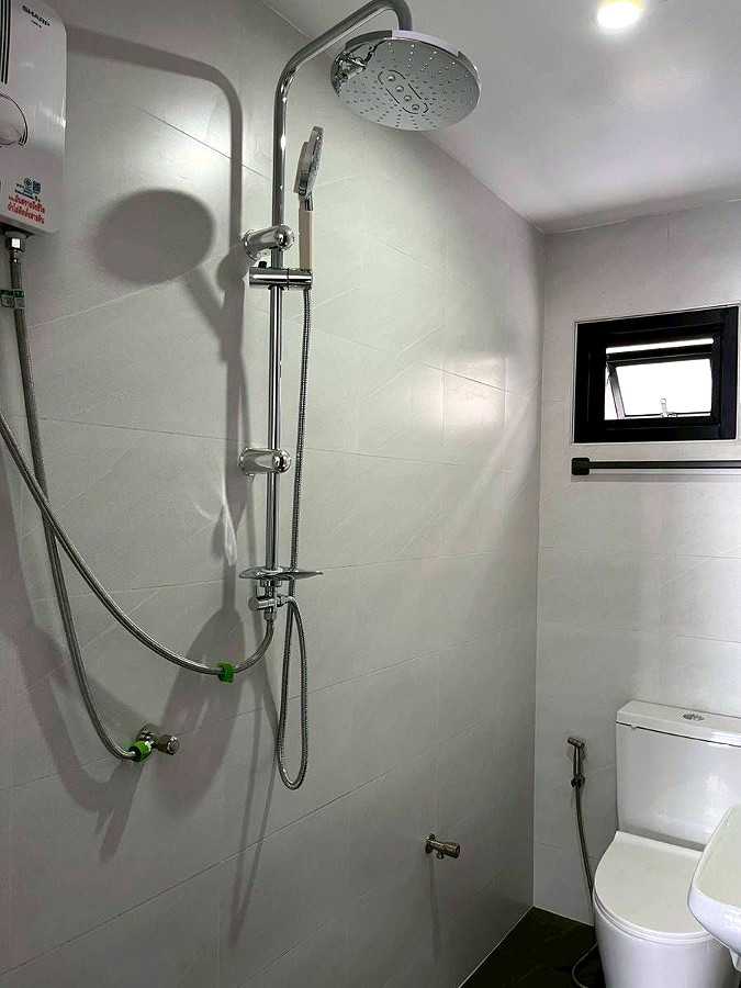 Pictures of Newly Room Opened near Fa Ham Intersection, Chiang Mai, with Doi Suthep views from every room.  12/37