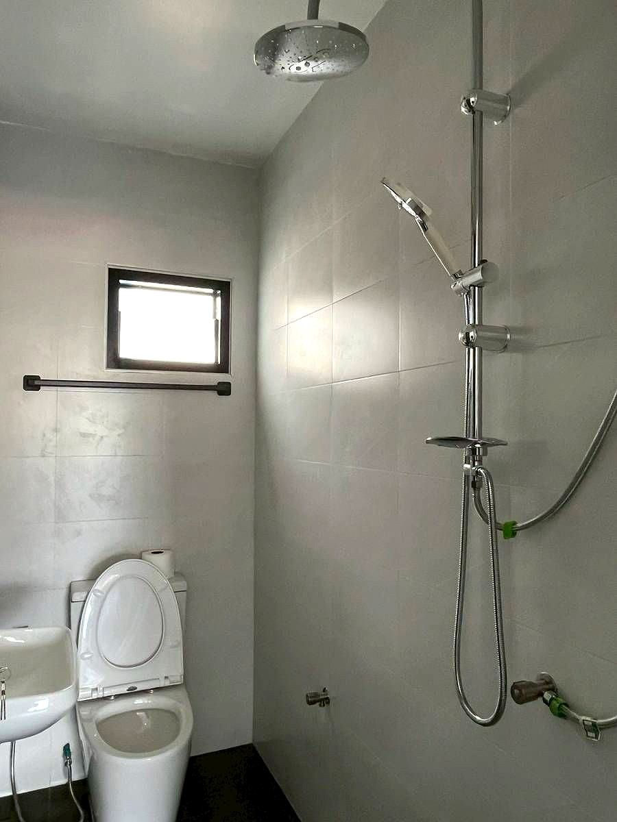 Pictures of Newly Room Opened near Fa Ham Intersection, Chiang Mai, with Doi Suthep views from every room.  23/37