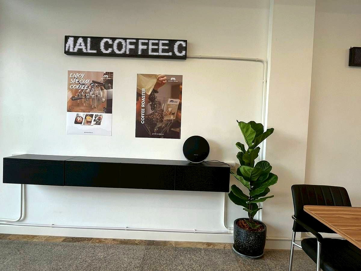 Pictures of Newly Room Opened near Fa Ham Intersection, Chiang Mai, with Doi Suthep views from every room.  35/37