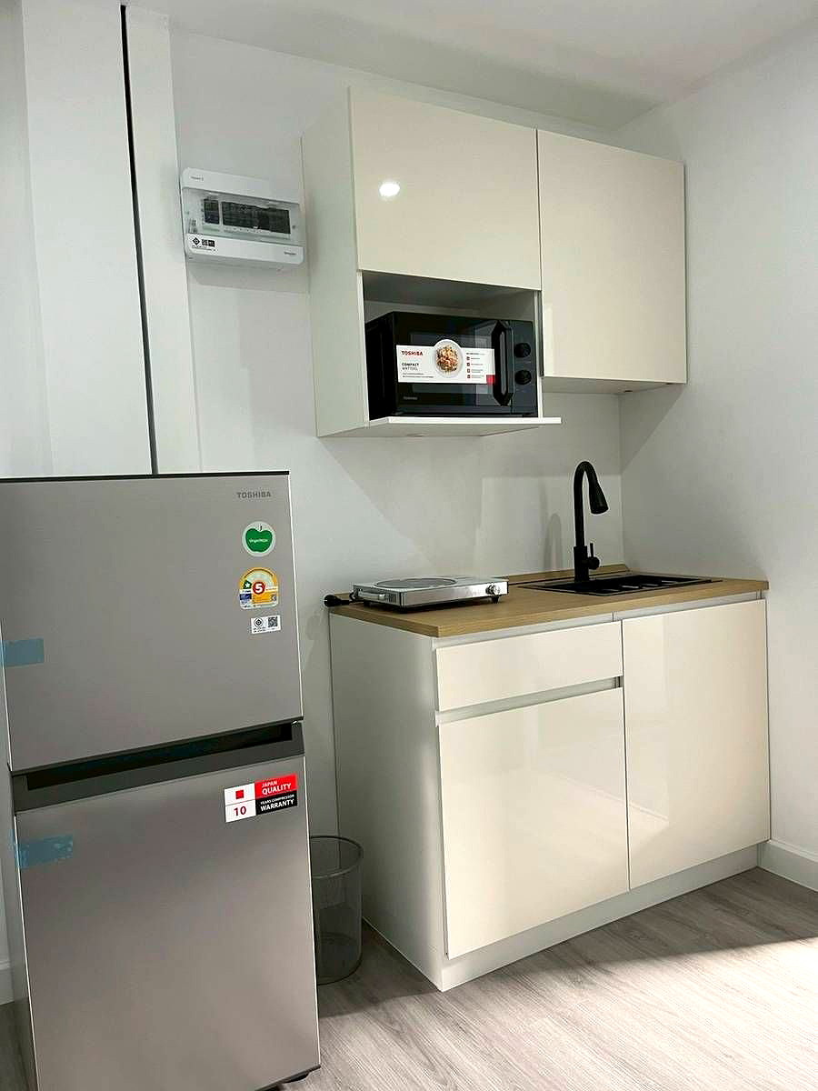 Pictures of Newly Room Opened near Fa Ham Intersection, Chiang Mai, with Doi Suthep views from every room.  30/37