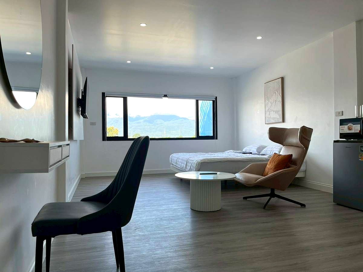Pictures of Newly Room Opened near Fa Ham Intersection, Chiang Mai, with Doi Suthep views from every room.  2/37