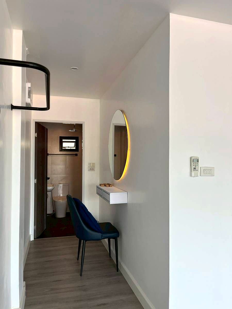 Pictures of Newly Room Opened near Fa Ham Intersection, Chiang Mai, with Doi Suthep views from every room.  19/37