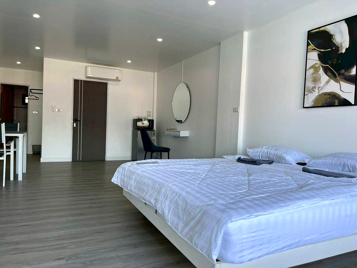 Pictures of Newly Room Opened near Fa Ham Intersection, Chiang Mai, with Doi Suthep views from every room.  13/37