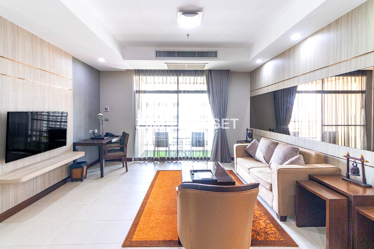 Pictures of Luxury residence in center of Asoke, fully furnished with cleaning service and pet-friendly.  19/52