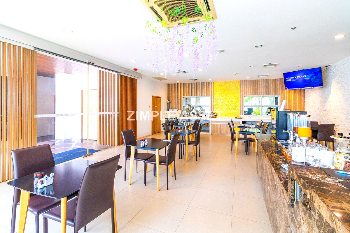 Pictures of Luxury residence in center of Asoke, fully furnished with cleaning service and pet-friendly.  49/52