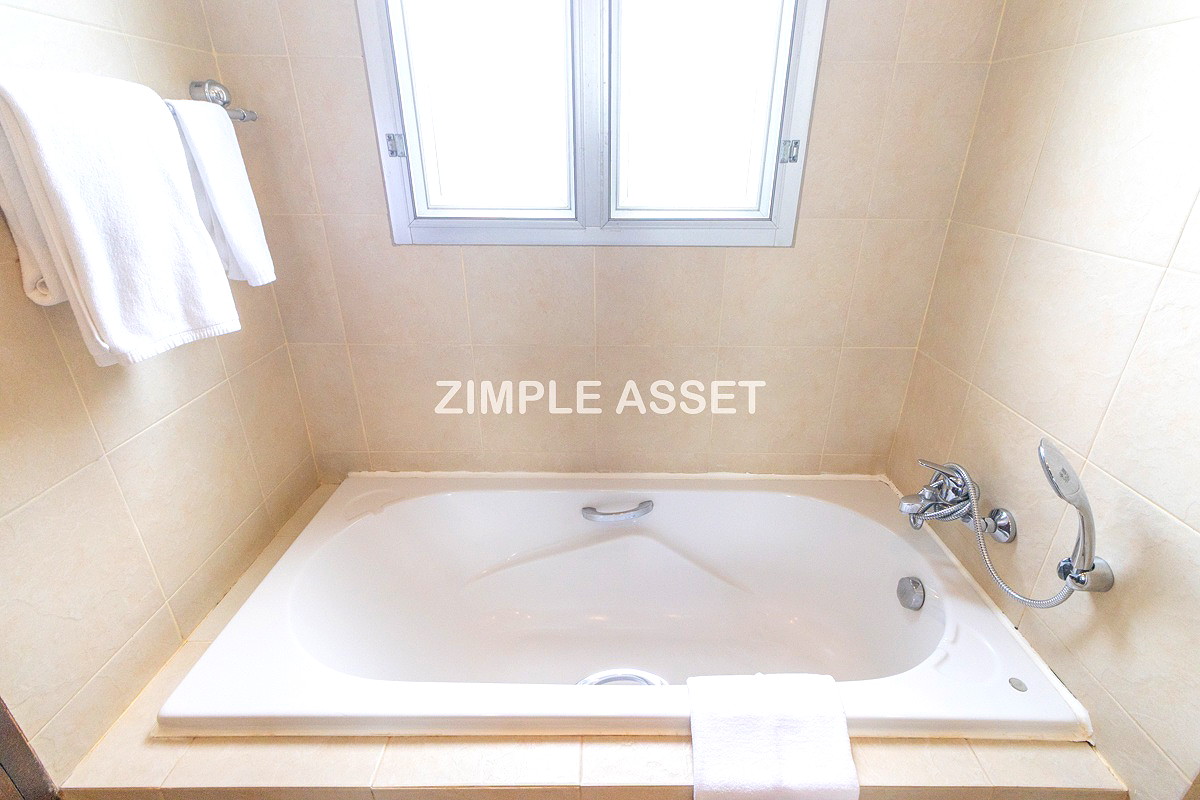 Pictures of Luxury residence in center of Asoke, fully furnished with cleaning service and pet-friendly.  13/52
