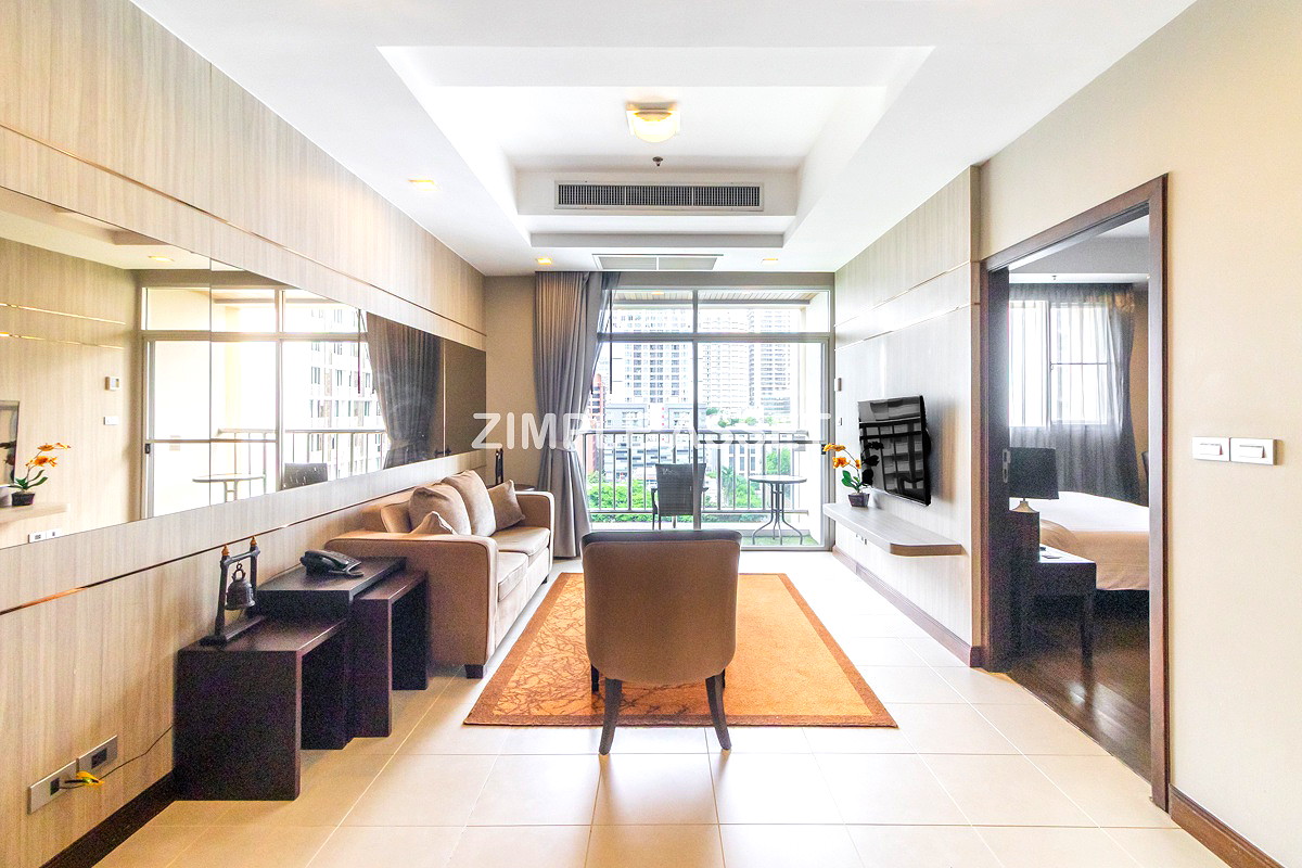 Pictures of Luxury residence in center of Asoke, fully furnished with cleaning service and pet-friendly.  7/52