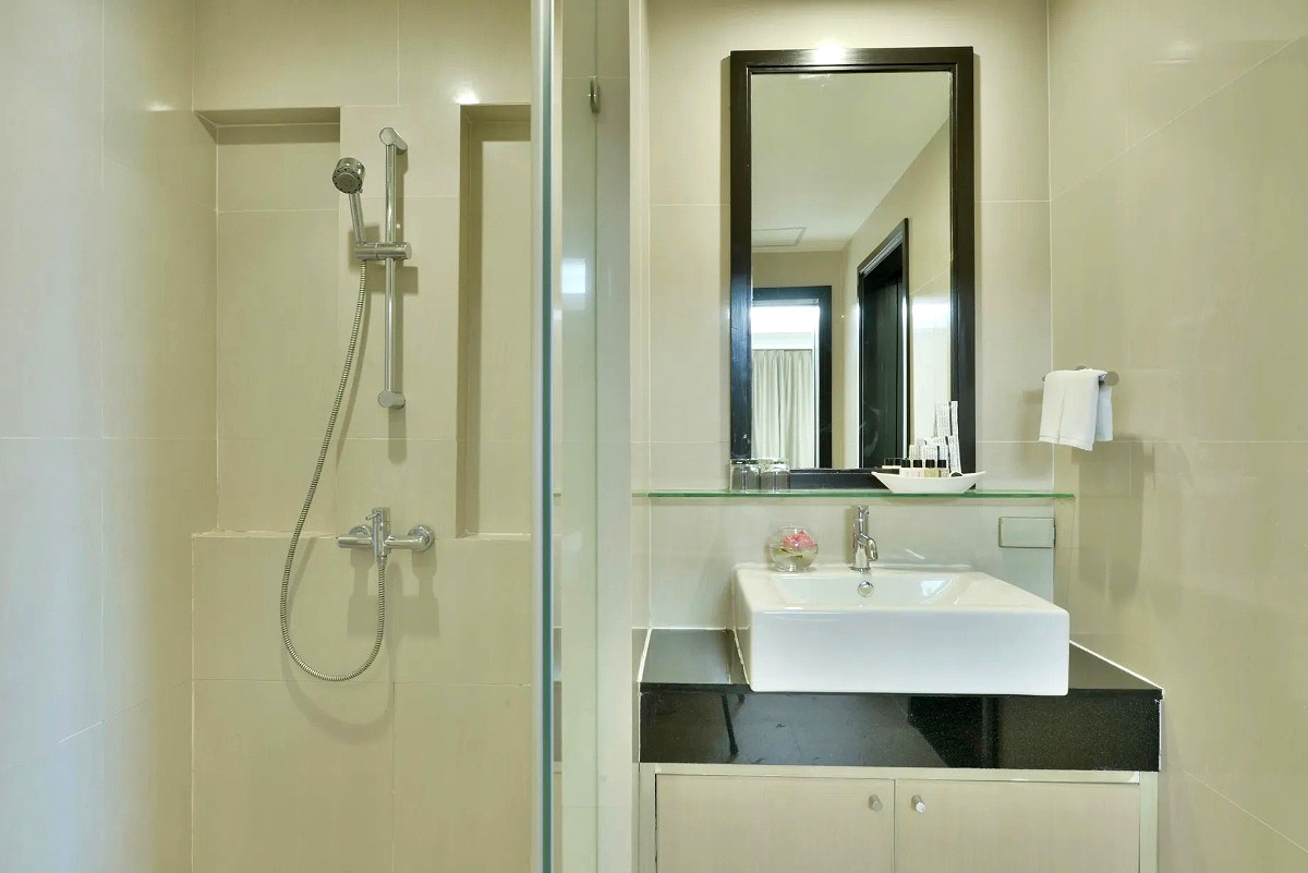 Pictures of Serviced apartment with full facilities in Soi Phaholyothin 3, near BTS Sanam Pao.  34/65