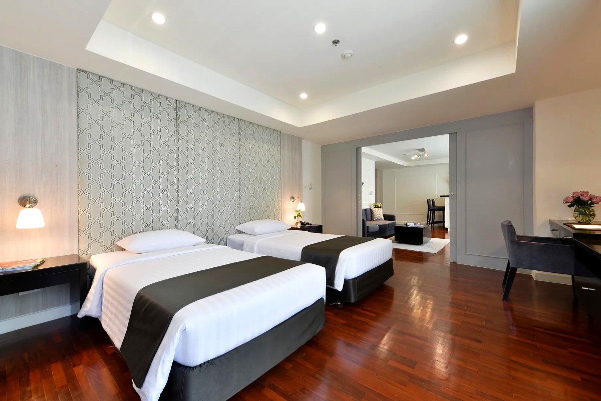 Pictures of Serviced apartment with full facilities in Soi Phaholyothin 3, near BTS Sanam Pao.  4/65
