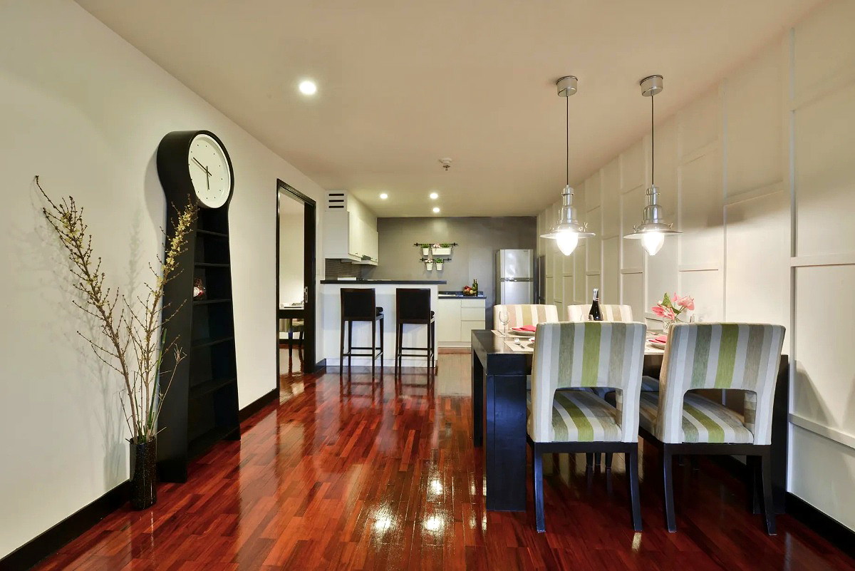 Pictures of Serviced apartment with full facilities in Soi Phaholyothin 3, near BTS Sanam Pao.  30/65