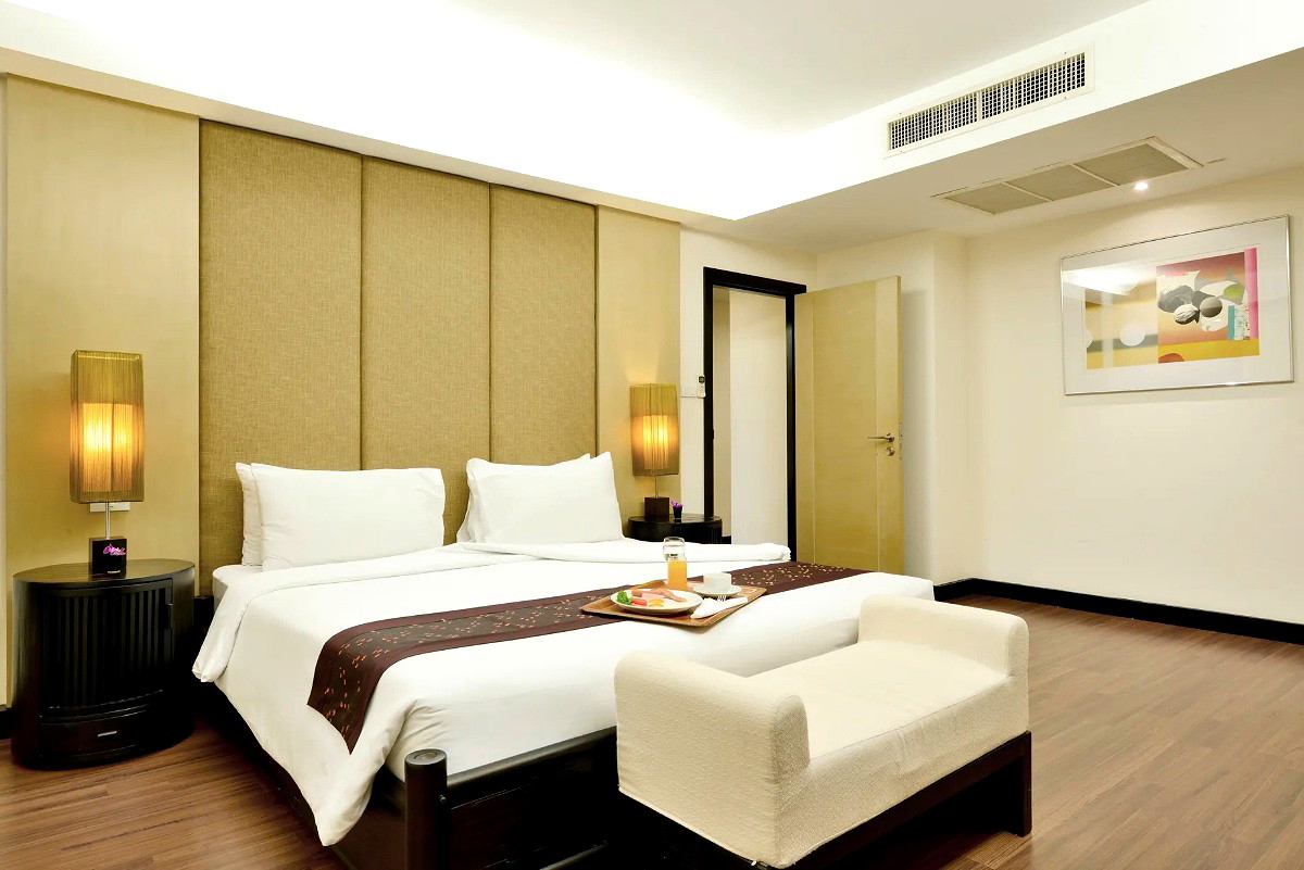 Pictures of Serviced apartment with full facilities in Soi Phaholyothin 3, near BTS Sanam Pao.  22/65