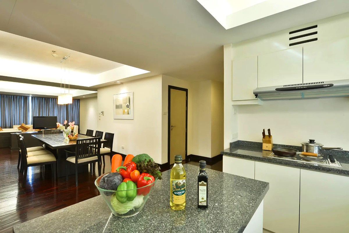 Pictures of Serviced apartment with full facilities in Soi Phaholyothin 3, near BTS Sanam Pao.  50/65