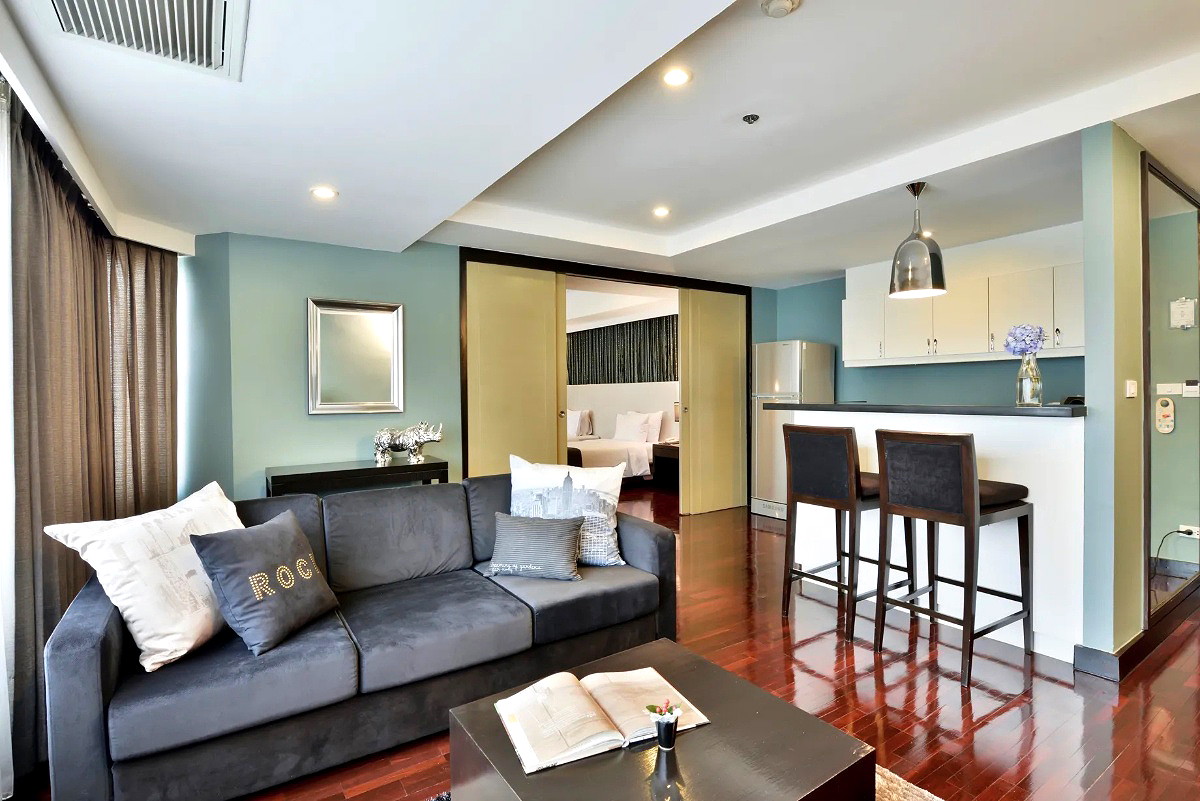 Pictures of Serviced apartment with full facilities in Soi Phaholyothin 3, near BTS Sanam Pao.  5/65