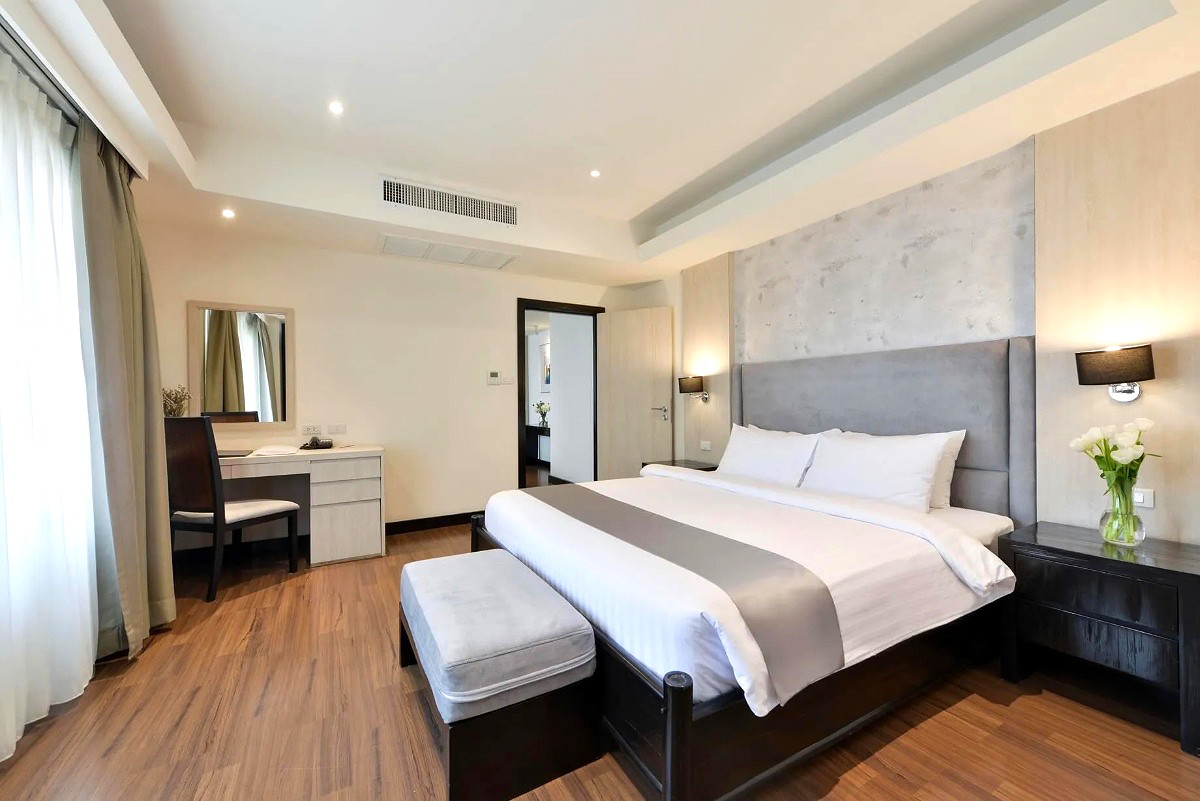Pictures of Serviced apartment with full facilities in Soi Phaholyothin 3, near BTS Sanam Pao.  8/65