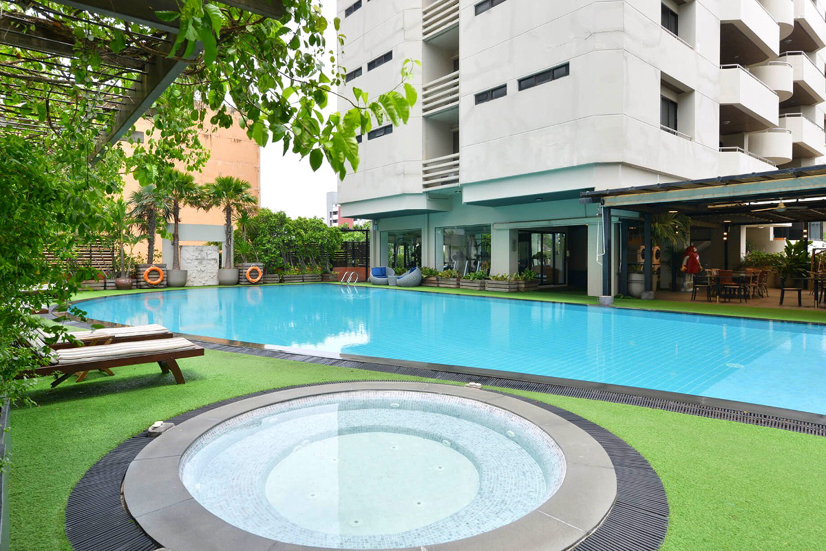 Pictures of Serviced apartment with full facilities in Soi Phaholyothin 3, near BTS Sanam Pao.  58/65