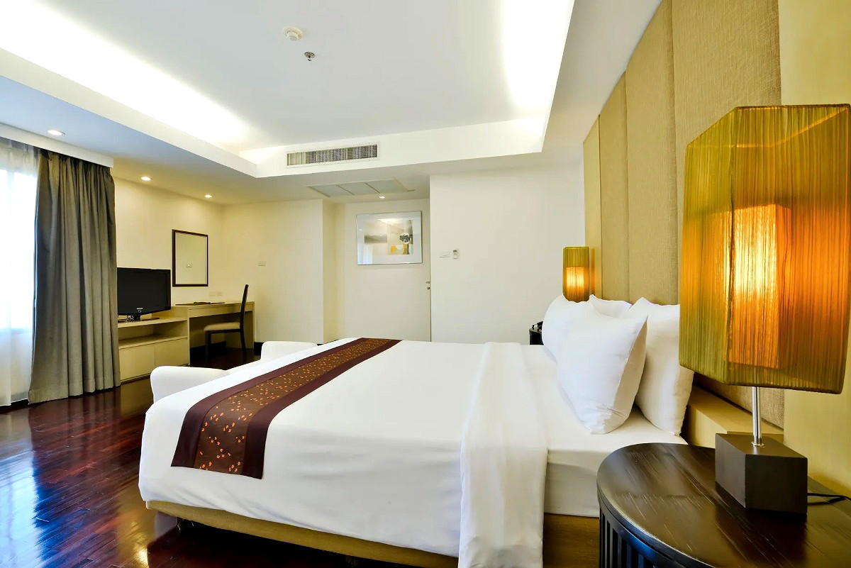 Pictures of Serviced apartment with full facilities in Soi Phaholyothin 3, near BTS Sanam Pao.  48/65