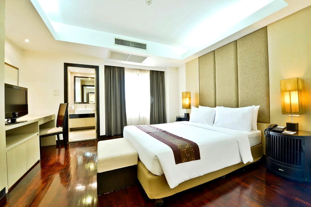 Pictures of Serviced apartment with full facilities in Soi Phaholyothin 3, near BTS Sanam Pao.  44/65