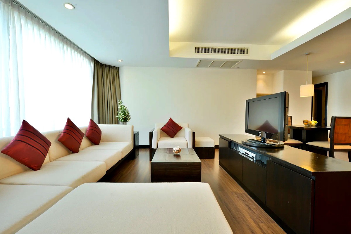 Pictures of Serviced apartment with full facilities in Soi Phaholyothin 3, near BTS Sanam Pao.  17/65
