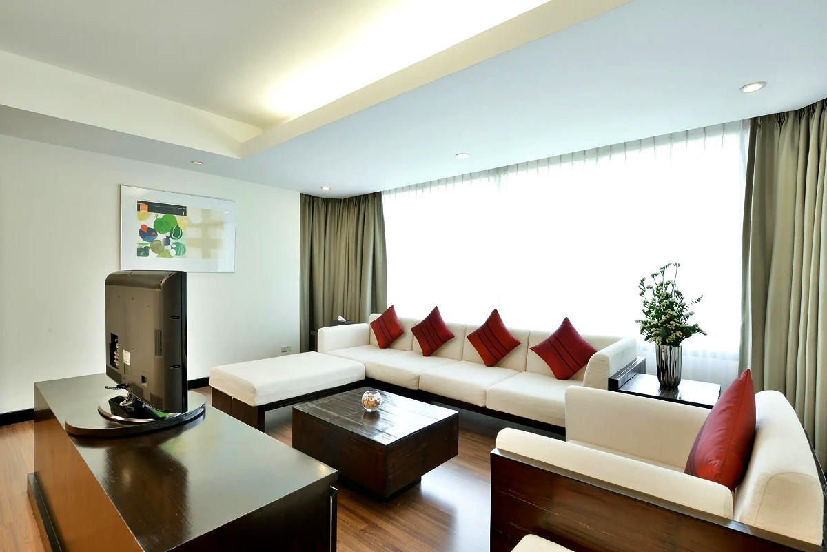 Pictures of Serviced apartment with full facilities in Soi Phaholyothin 3, near BTS Sanam Pao.  20/65