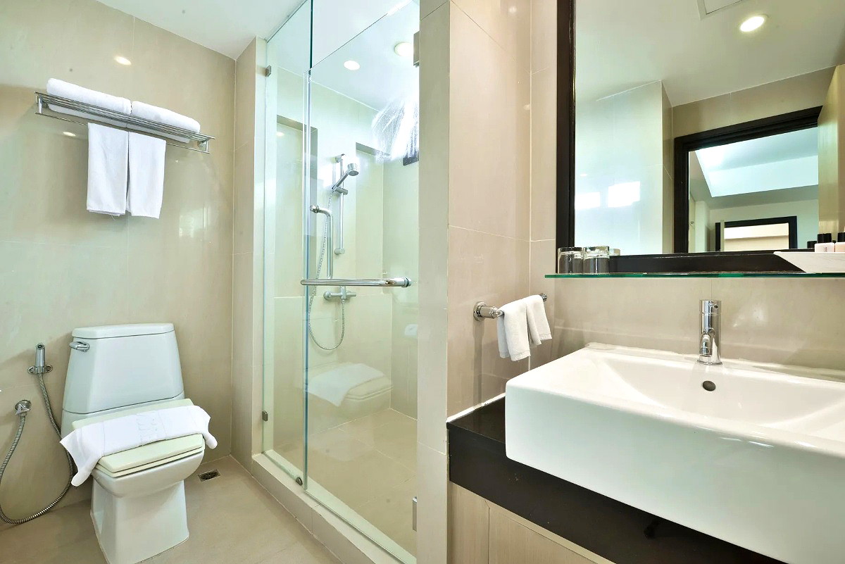 Pictures of Serviced apartment with full facilities in Soi Phaholyothin 3, near BTS Sanam Pao.  46/65
