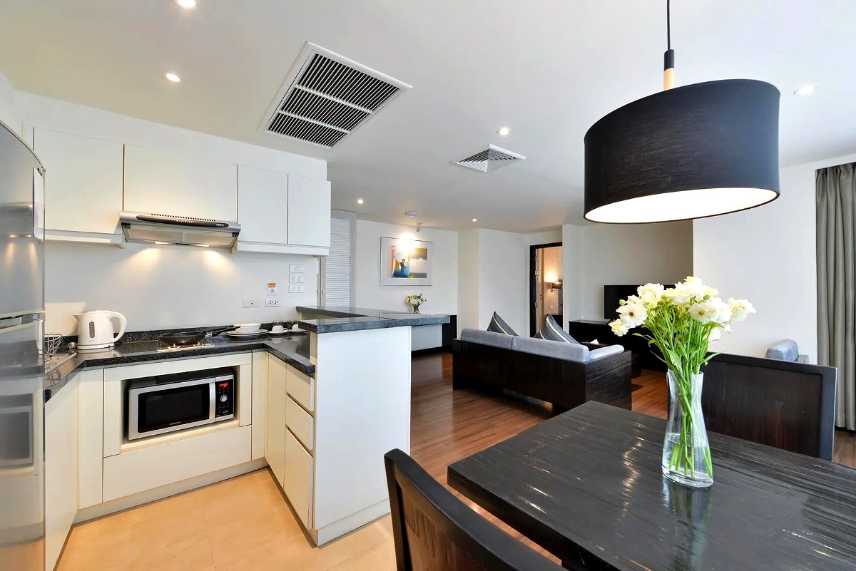 Pictures of Serviced apartment with full facilities in Soi Phaholyothin 3, near BTS Sanam Pao.  12/65