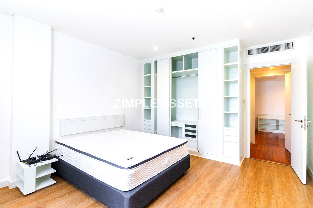Pictures of Spacious Pet-Friendly Apartment in the Center of Ekkamai Fully furnished, near BTS Thong Lo. 55/65