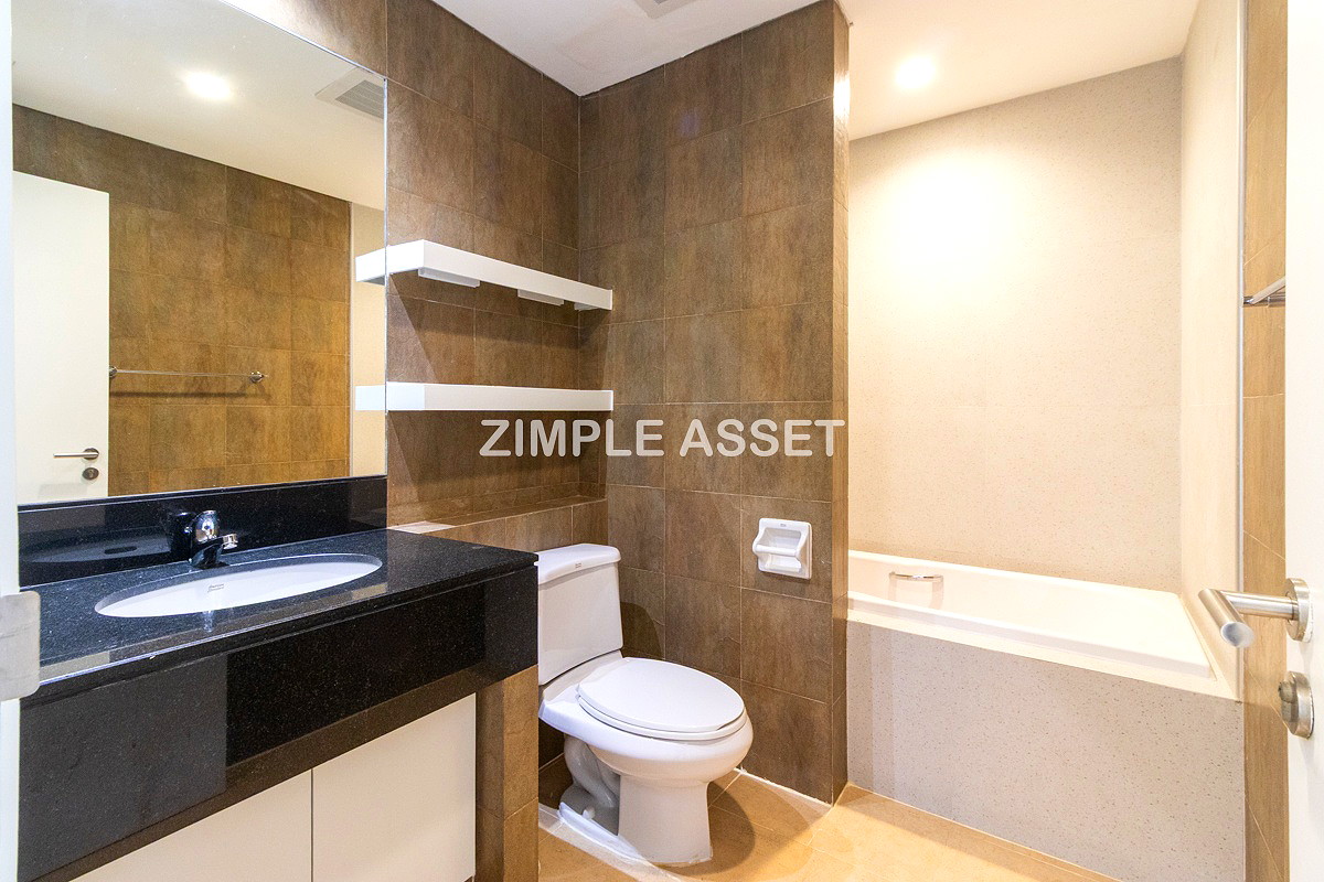 Pictures of Spacious Pet-Friendly Apartment in the Center of Ekkamai Fully furnished, near BTS Thong Lo. 53/65