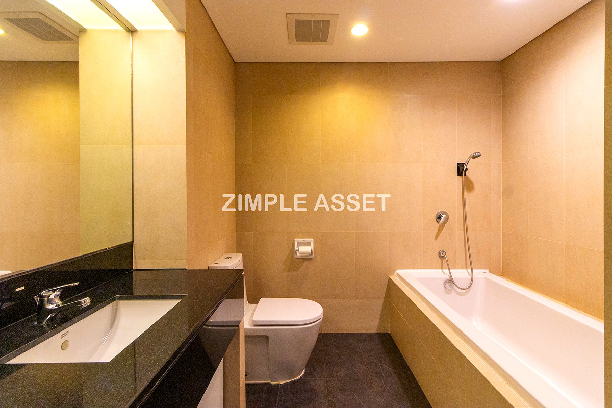 Pictures of Spacious Pet-Friendly Apartment in the Center of Ekkamai Fully furnished, near BTS Thong Lo. 49/65