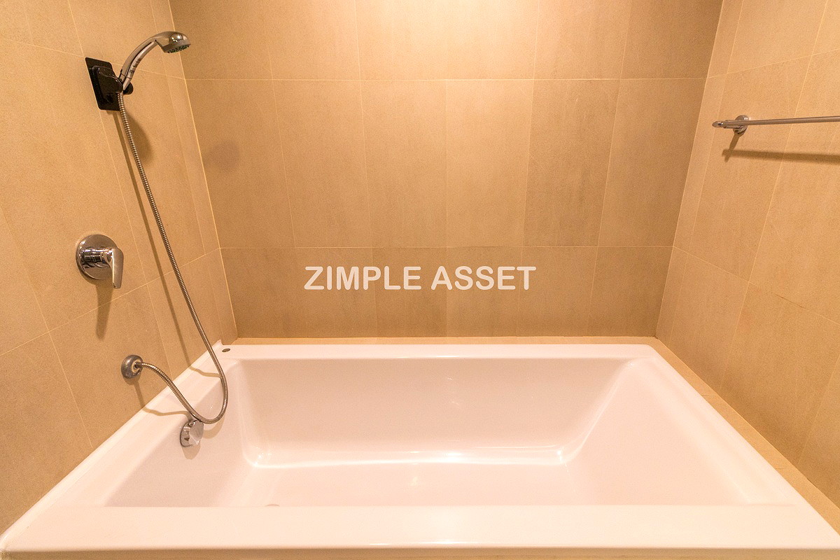 Pictures of Spacious Pet-Friendly Apartment in the Center of Ekkamai Fully furnished, near BTS Thong Lo. 50/65