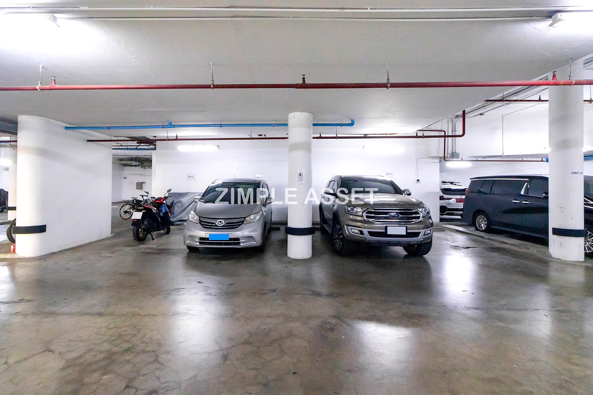 Pictures of Spacious Pet-Friendly Apartment in the Center of Ekkamai Fully furnished, near BTS Thong Lo. 62/65