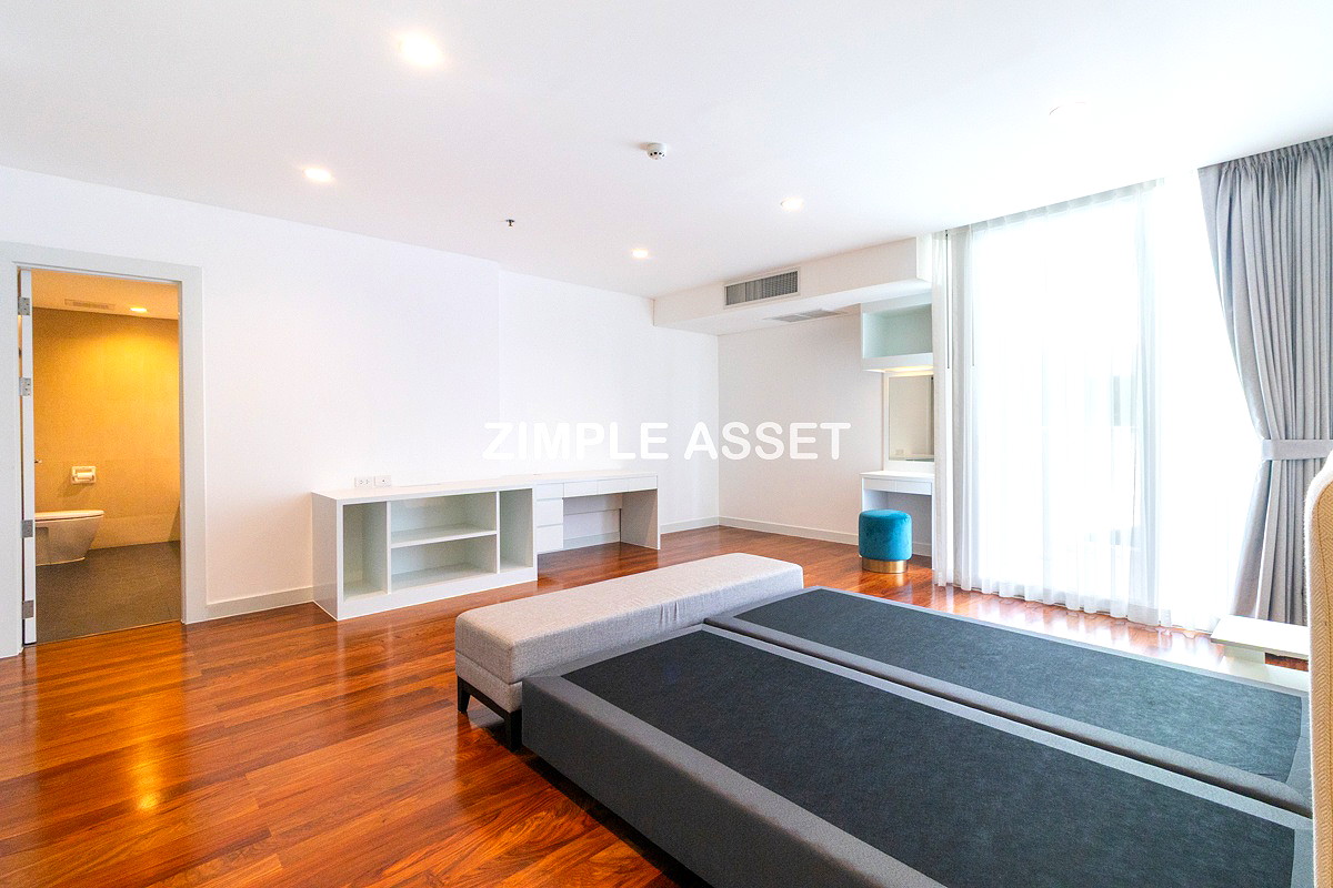 Pictures of Spacious Pet-Friendly Apartment in the Center of Ekkamai Fully furnished, near BTS Thong Lo. 48/65