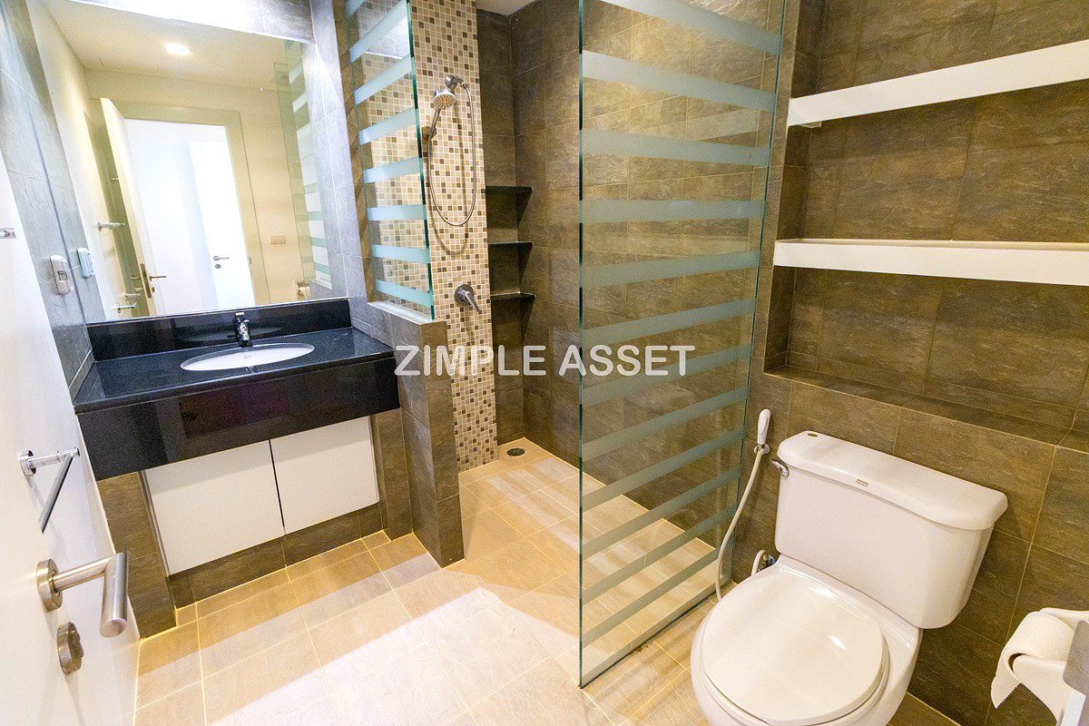 Pictures of Spacious Pet-Friendly Apartment in the Center of Ekkamai Fully furnished, near BTS Thong Lo. 56/65
