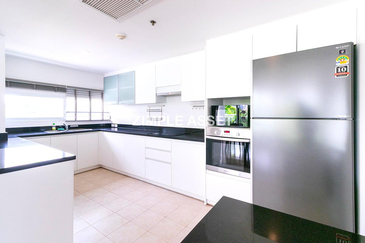 Pictures of Spacious Pet-Friendly Apartment in the Center of Ekkamai Fully furnished, near BTS Thong Lo. 40/65