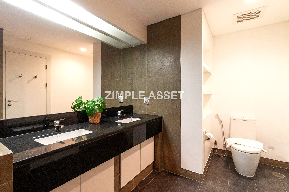 Pictures of Spacious Pet-Friendly Apartment in the Center of Ekkamai Fully furnished, near BTS Thong Lo. 20/65