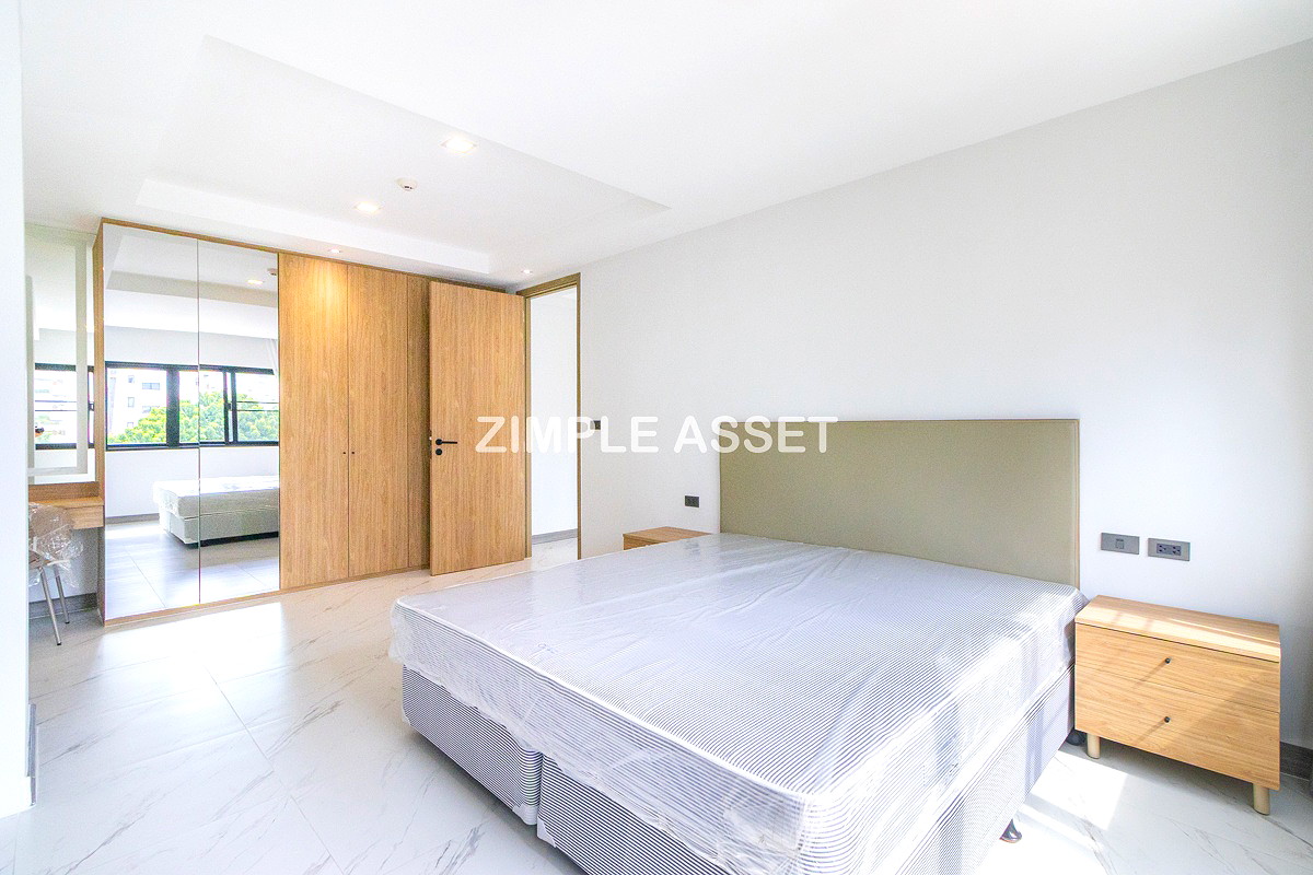 Pictures of Newly Renovated Modern Residence in Sukhumvit 13. Enjoy convenient access to the BTS. Pet Friendly 40/77