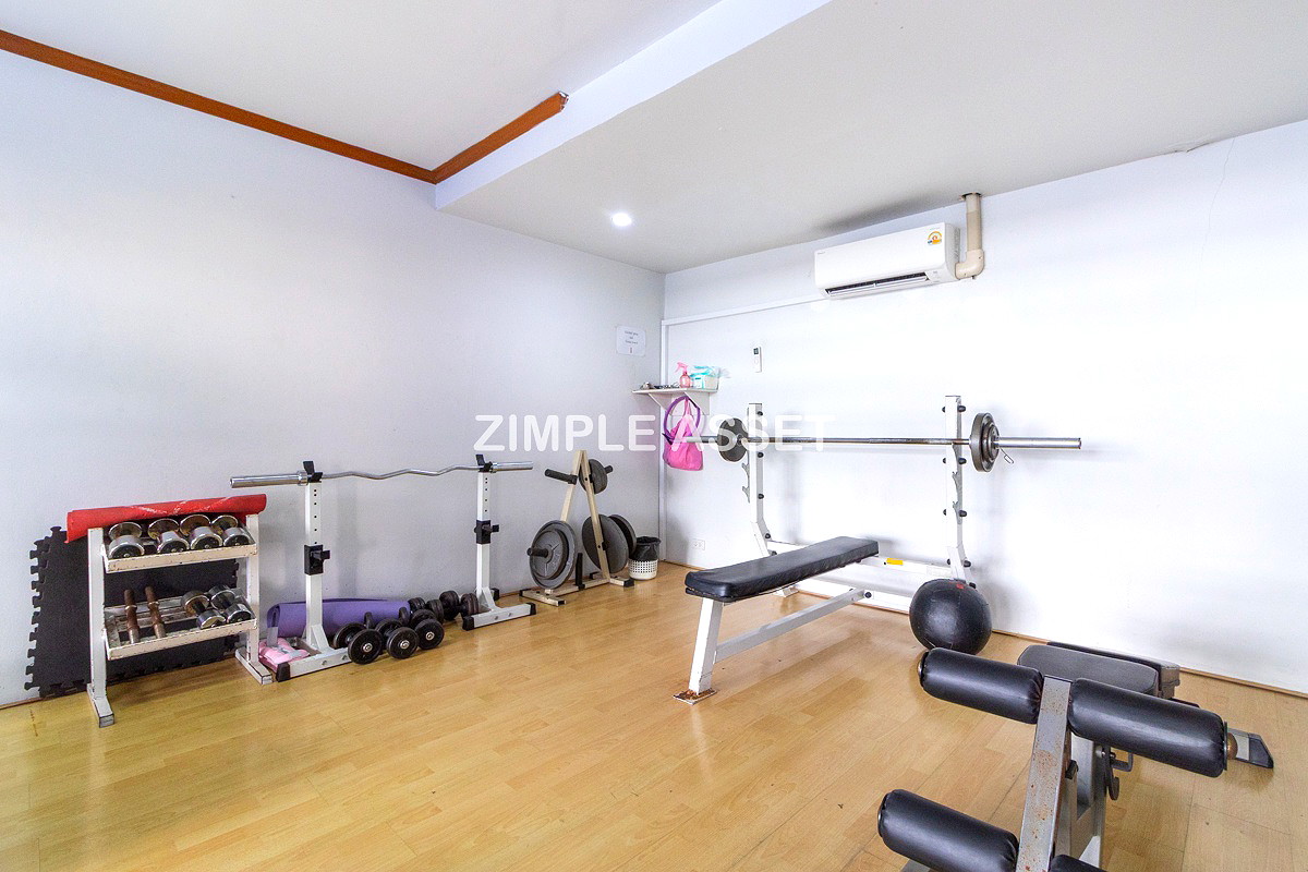 Pictures of Newly Renovated Modern Residence in Sukhumvit 13. Enjoy convenient access to the BTS. Pet Friendly 71/77