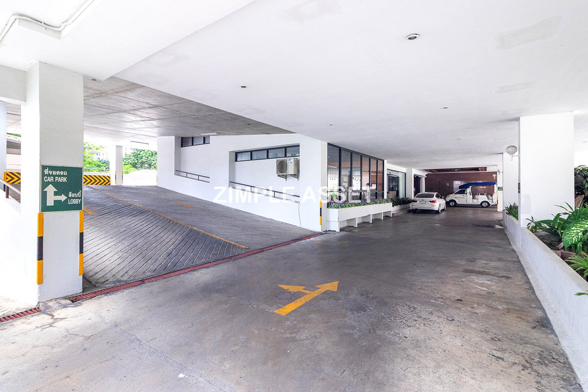 Pictures of Newly Renovated Modern Residence in Sukhumvit 13. Enjoy convenient access to the BTS. Pet Friendly 76/77