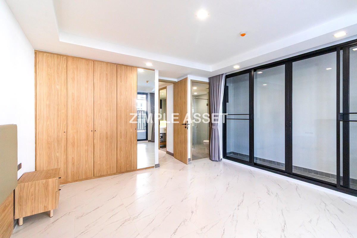 Pictures of Newly Renovated Modern Residence in Sukhumvit 13. Enjoy convenient access to the BTS. Pet Friendly 27/77