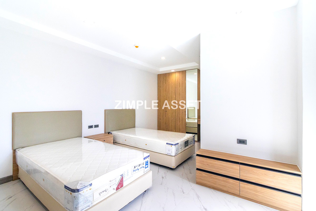 Pictures of Newly Renovated Modern Residence in Sukhumvit 13. Enjoy convenient access to the BTS. Pet Friendly 43/77