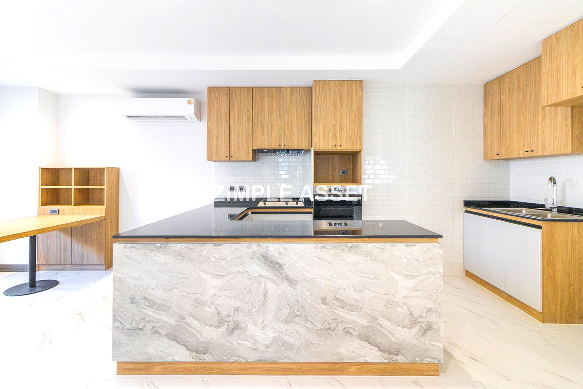 Pictures of Newly Renovated Modern Residence in Sukhumvit 13. Enjoy convenient access to the BTS. Pet Friendly 57/77