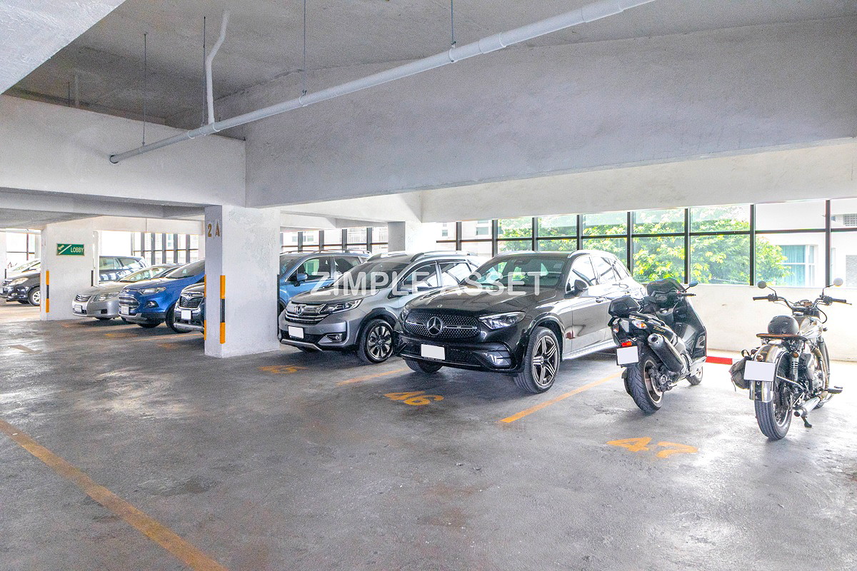 Pictures of Newly Renovated Modern Residence in Sukhumvit 13. Enjoy convenient access to the BTS. Pet Friendly 74/77