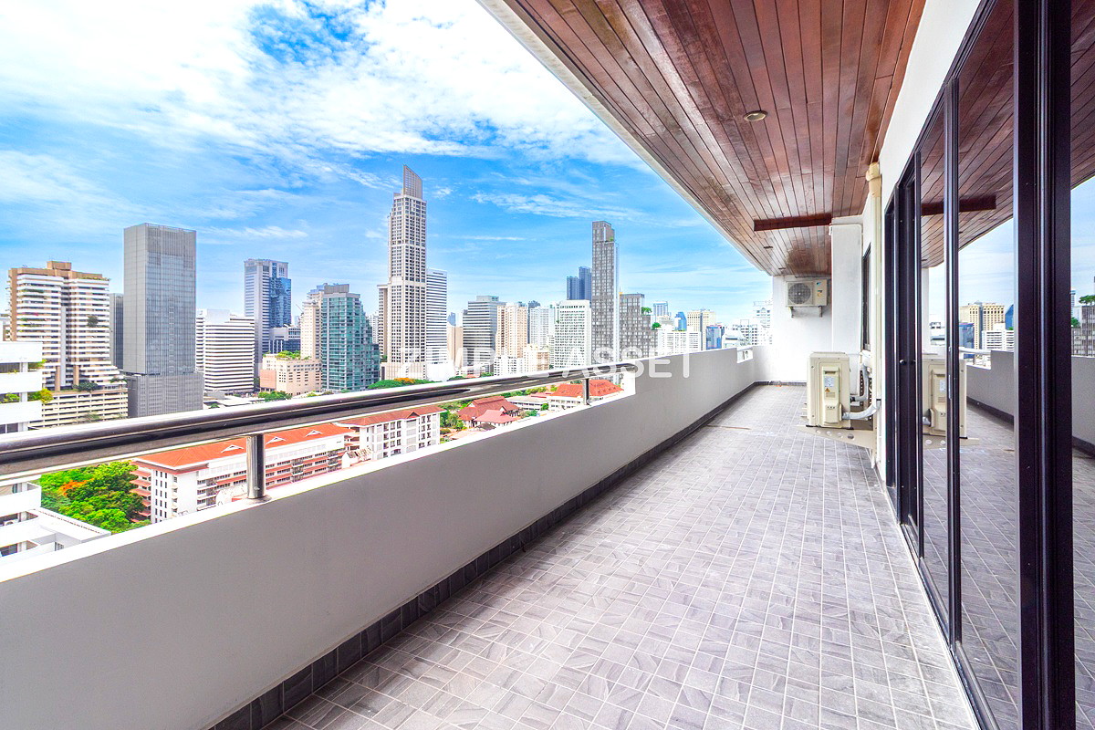 Pictures of Newly Renovated Modern Residence in Sukhumvit 13. Enjoy convenient access to the BTS. Pet Friendly 19/77