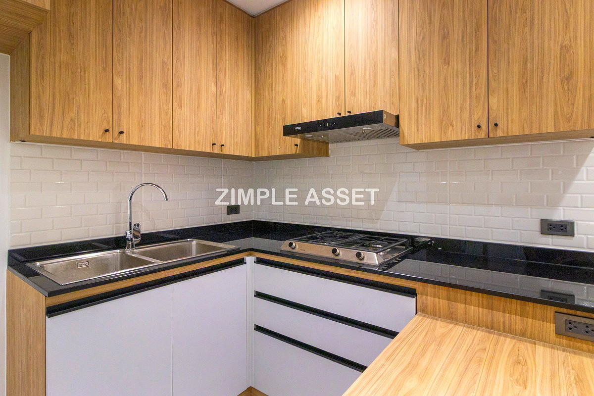 Pictures of Newly Renovated Modern Residence in Sukhumvit 13. Enjoy convenient access to the BTS. Pet Friendly 30/77