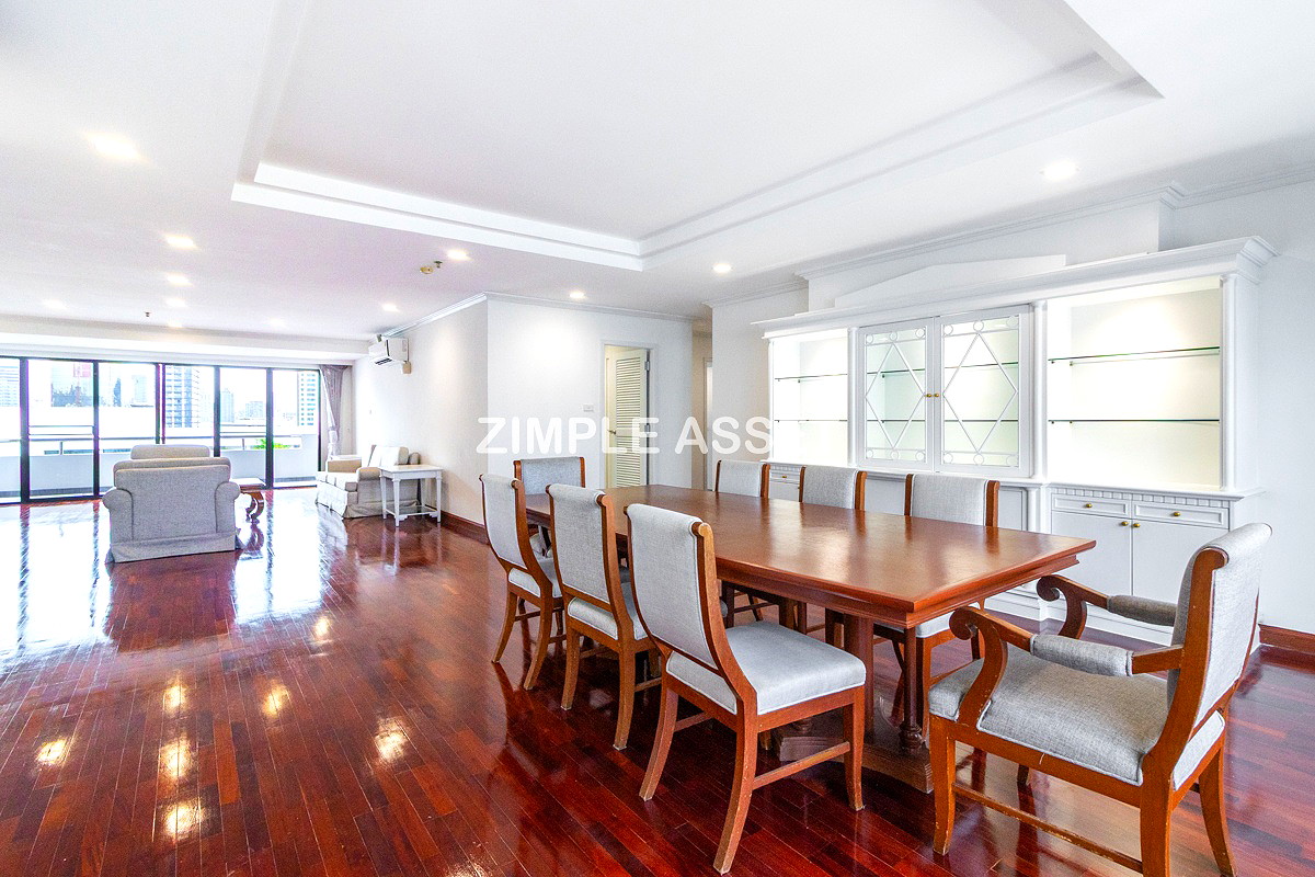 Pictures of Newly Renovated Modern Residence in Sukhumvit 13. Enjoy convenient access to the BTS. Pet Friendly 4/77