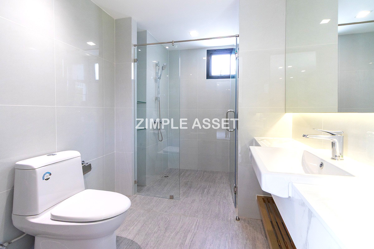 Pictures of Newly Renovated Modern Residence in Sukhumvit 13. Enjoy convenient access to the BTS. Pet Friendly 26/77