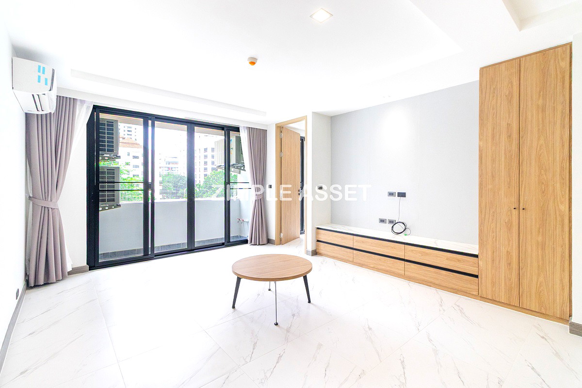 Pictures of Newly Renovated Modern Residence in Sukhumvit 13. Enjoy convenient access to the BTS. Pet Friendly 36/77