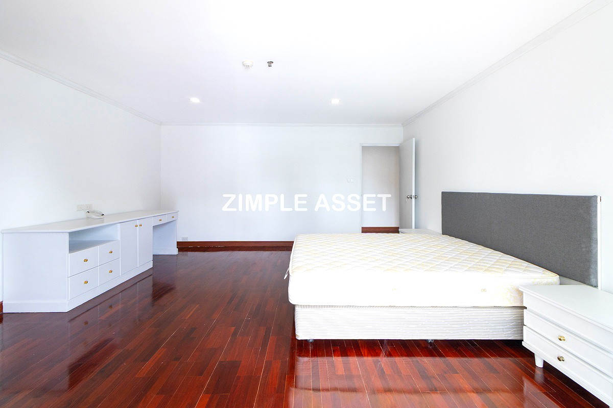 Pictures of Newly Renovated Modern Residence in Sukhumvit 13. Enjoy convenient access to the BTS. Pet Friendly 15/77